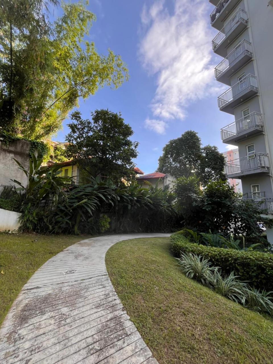Aparthotel Summum Bonum Bliss - Lahug Cebú Exterior foto